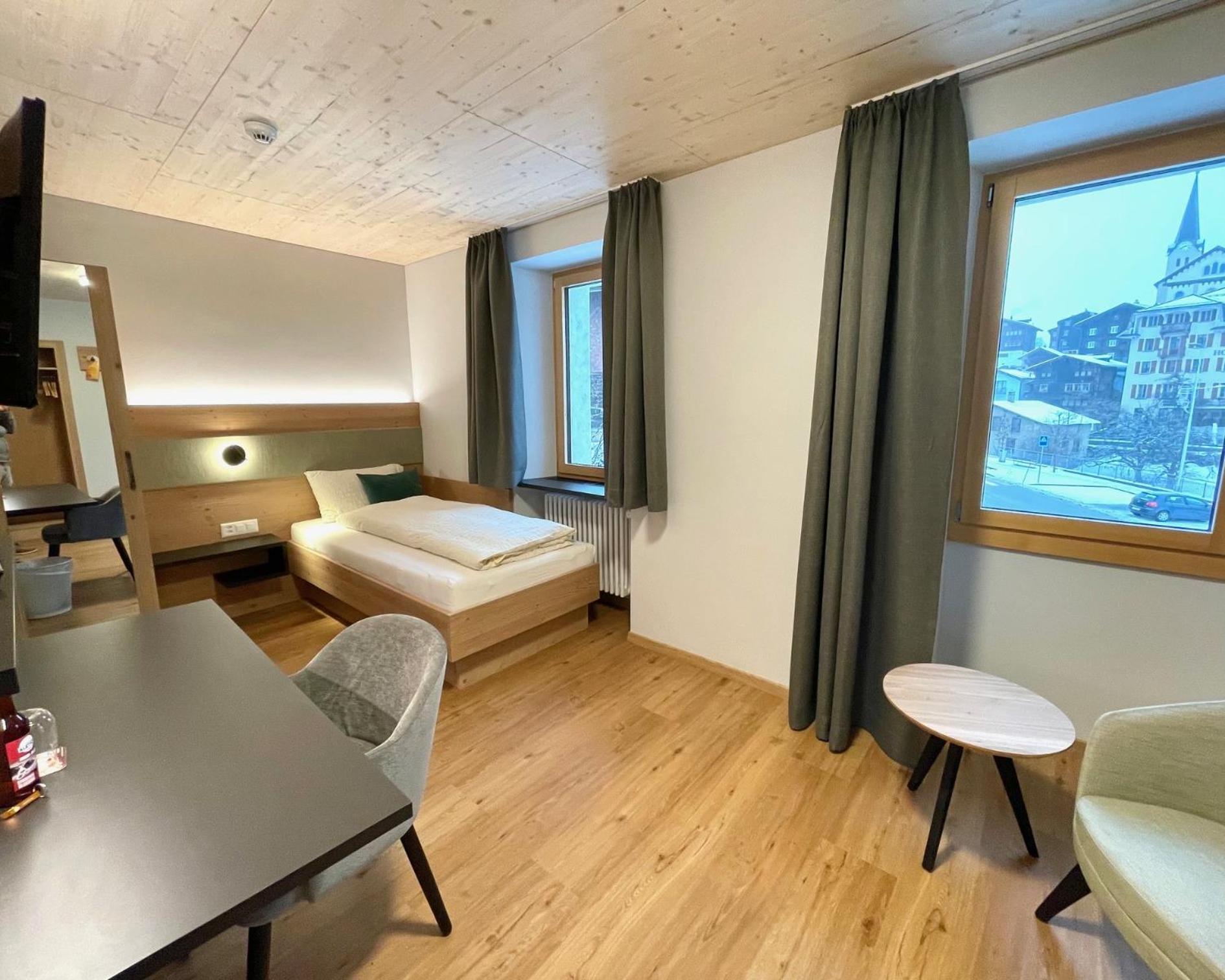 Boutique Und Bier Hotel Des Alpes 费施 外观 照片